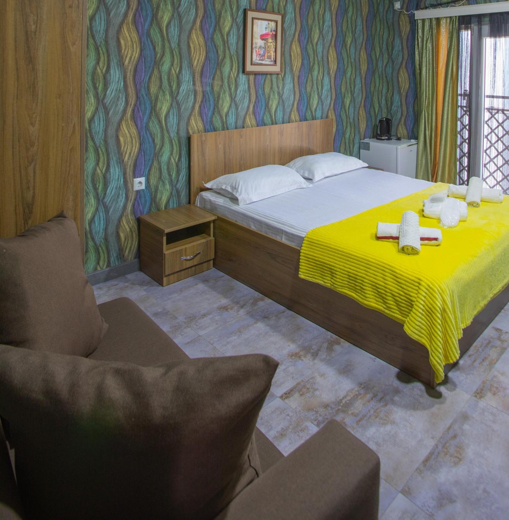 Hotel Homeland 巴统 外观 照片