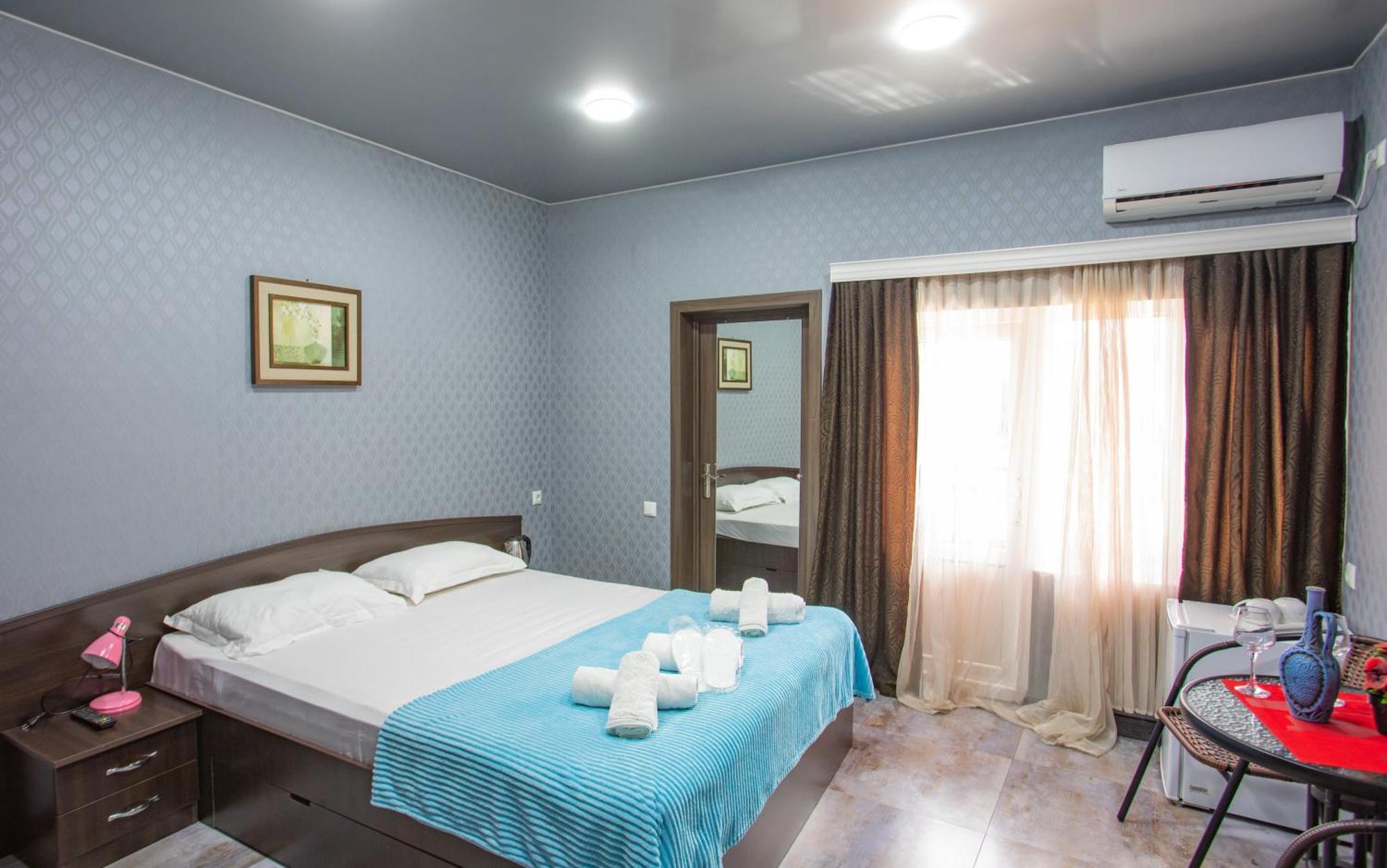 Hotel Homeland 巴统 外观 照片