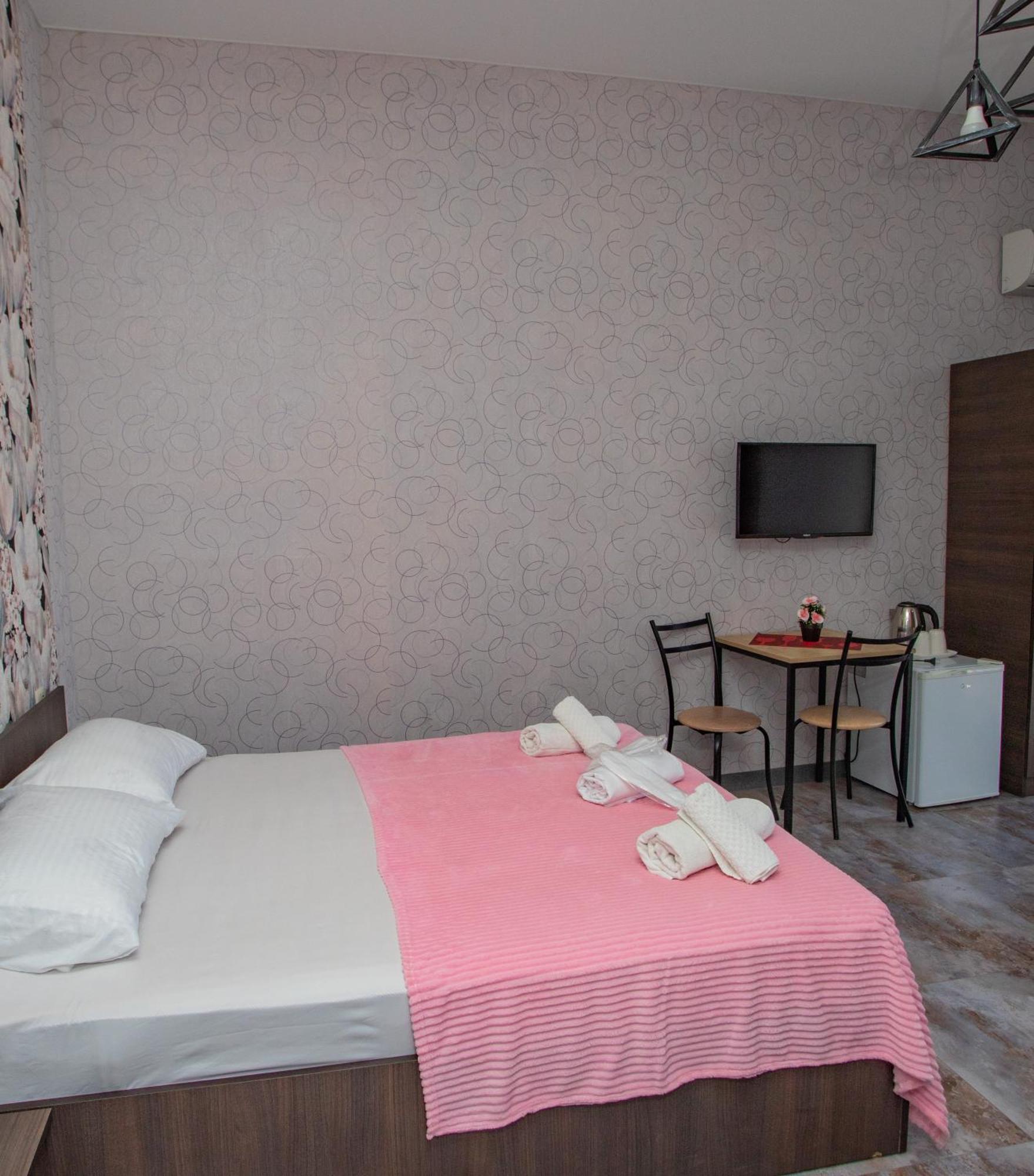 Hotel Homeland 巴统 外观 照片
